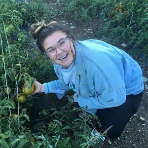 Meet your Posher, Maya